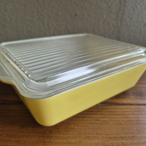 Yellow Pyrex Refrigerator Dish - Picture 2 of 8
